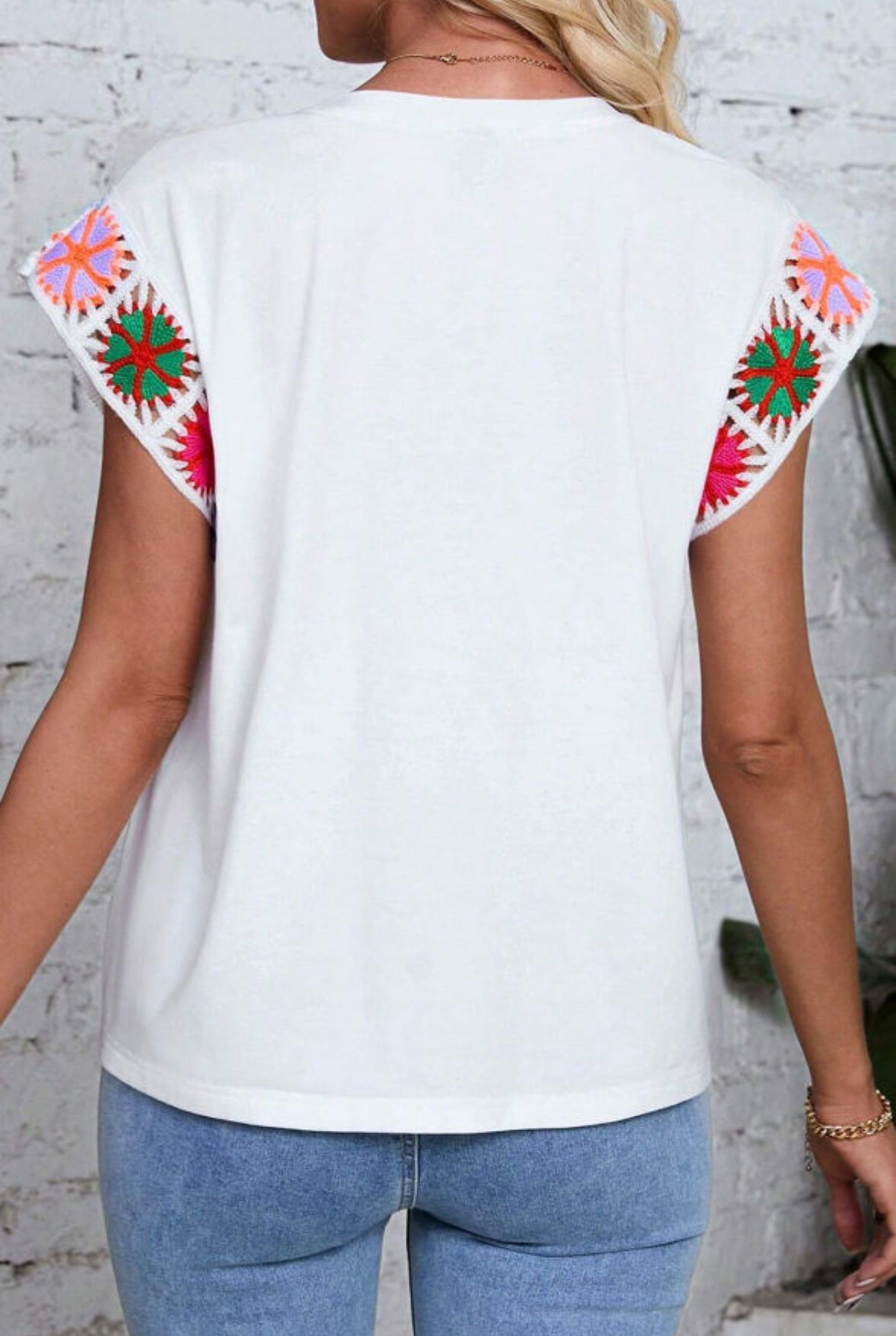 White Floral Crochet Sleeve Crew Tee *expected 2/1*